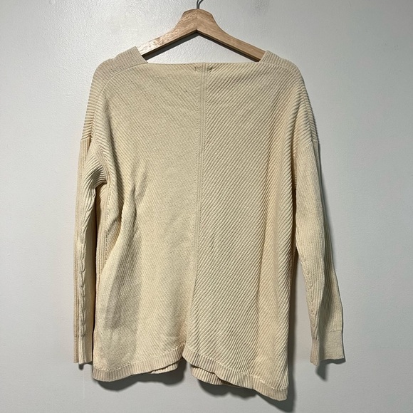 L.L. Bean Women’s V-Neck Cotton Sweater – Cream Textured Knit Pullover, Size L - Picture 6 of 9